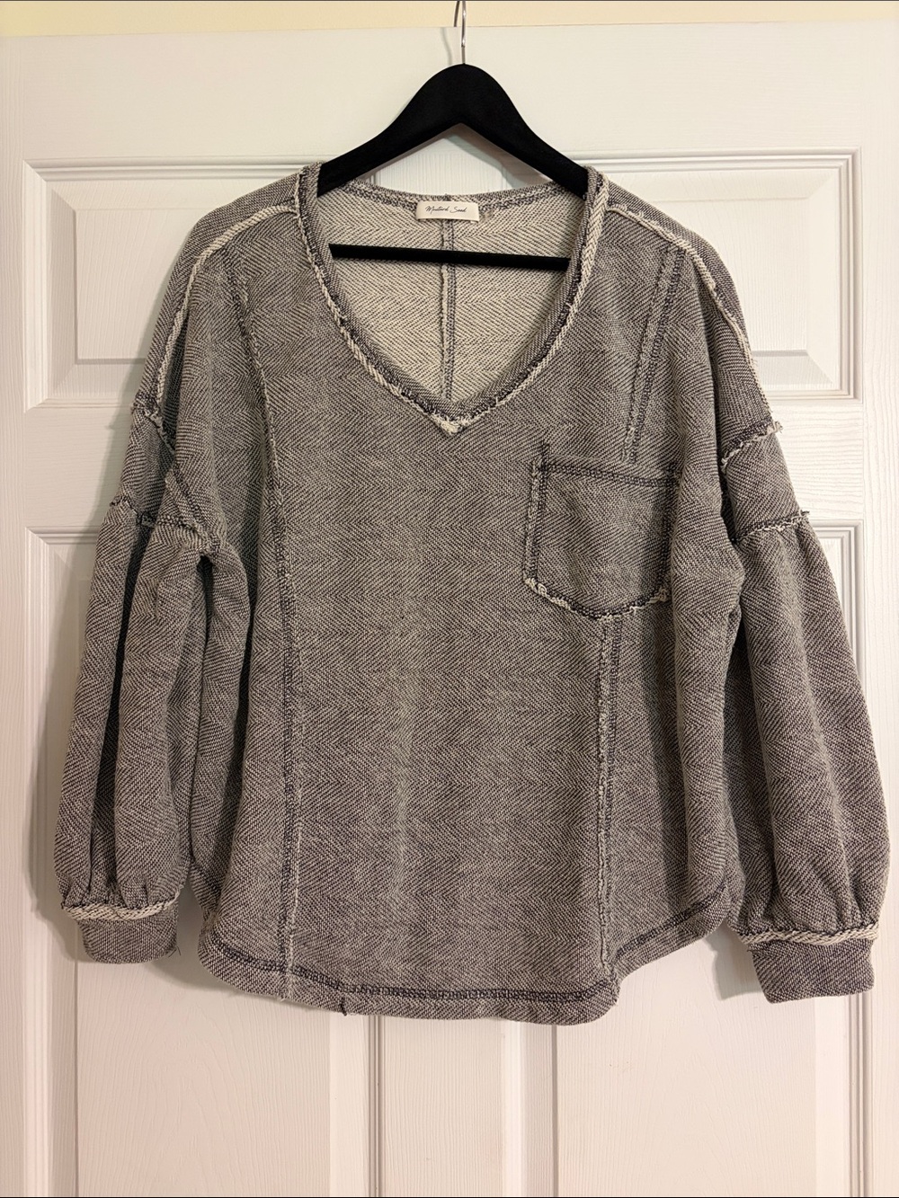 Mustard Seed Grey Distressed Herringbone V-Neck Pullover Top - Size